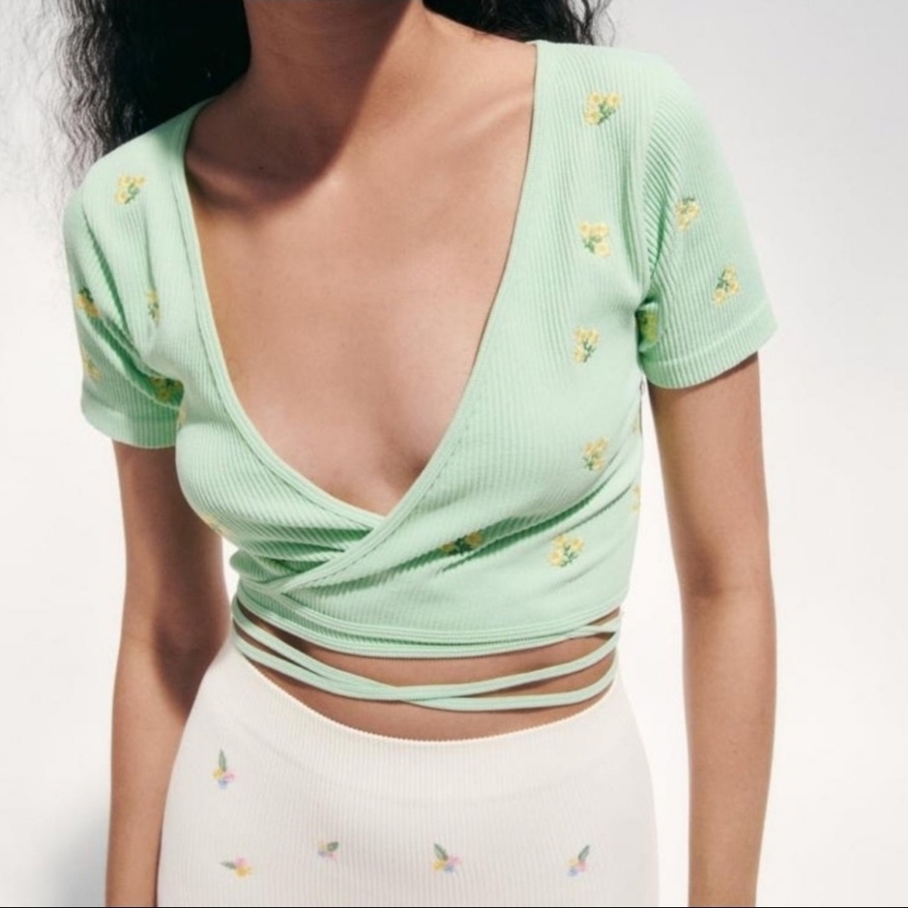 Zara top green with yellow flower print size XS/S‎